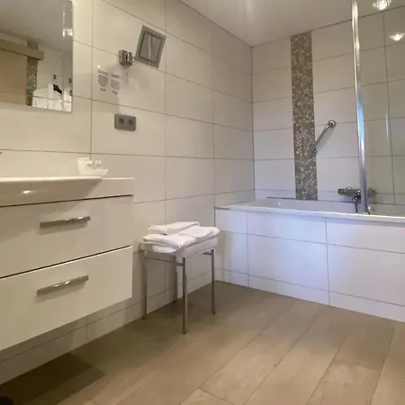 L'ami Du Chambertin Hotel 3*